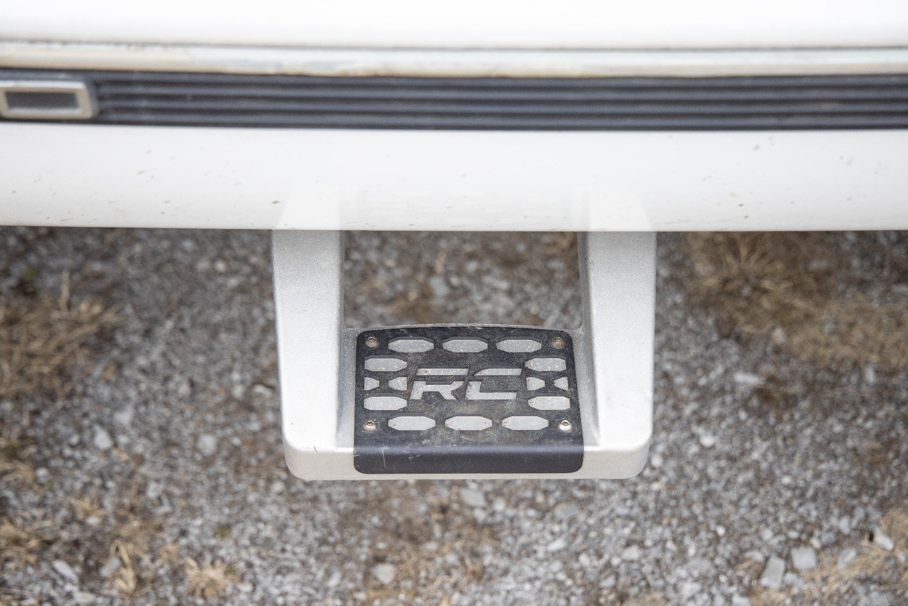 Single Hoop Step | Universal | Alum | Pair | Multiple Makes & Models (Chevy/Ford/GMC/Ram) - Image 5
