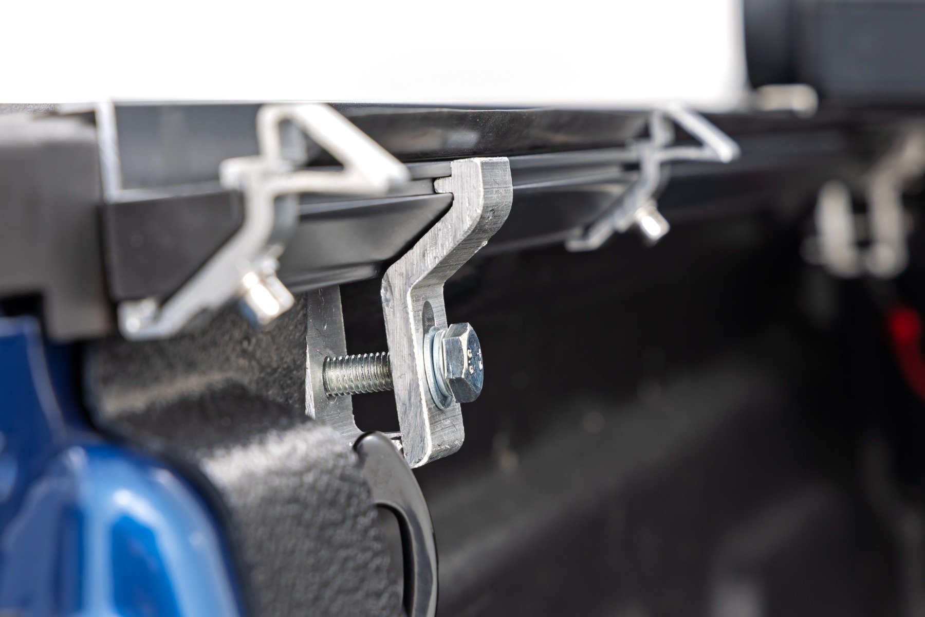 Hard Low Profile Bed Cover | 4'6" Bed | Ford Maverick 2WD/4WD (2022-2024) - Image 6