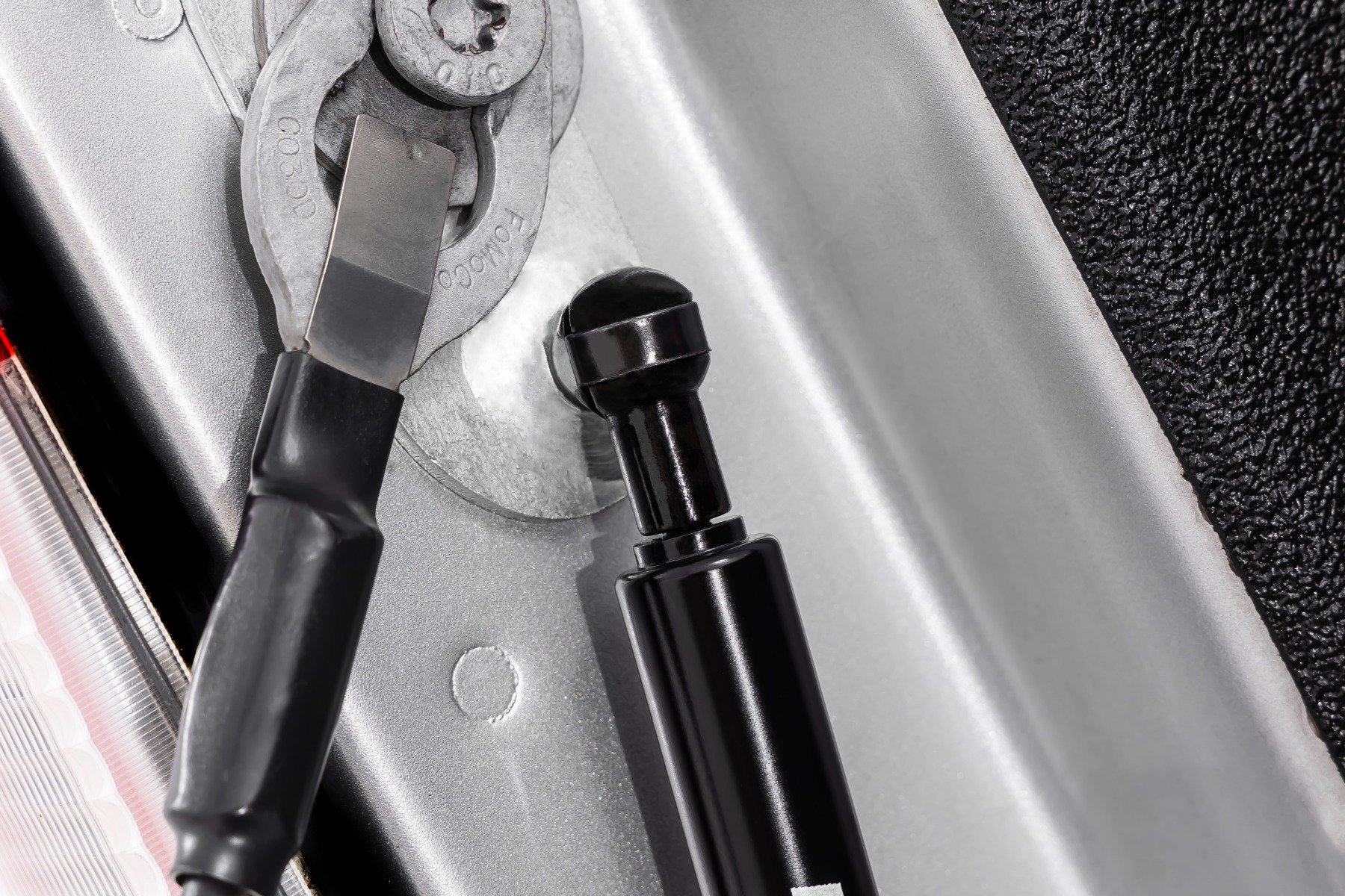 Tailgate Assist | Ford F-150/F-250/F-350 2WD/4WD (2015-2024) - Image 3