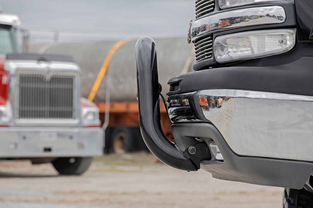 Black Bull Bar | Chevy/GMC Avalanche/Sierra 1500/Silverado 1500/Tahoe/Yukon (99-06 & Classic) - Image 5