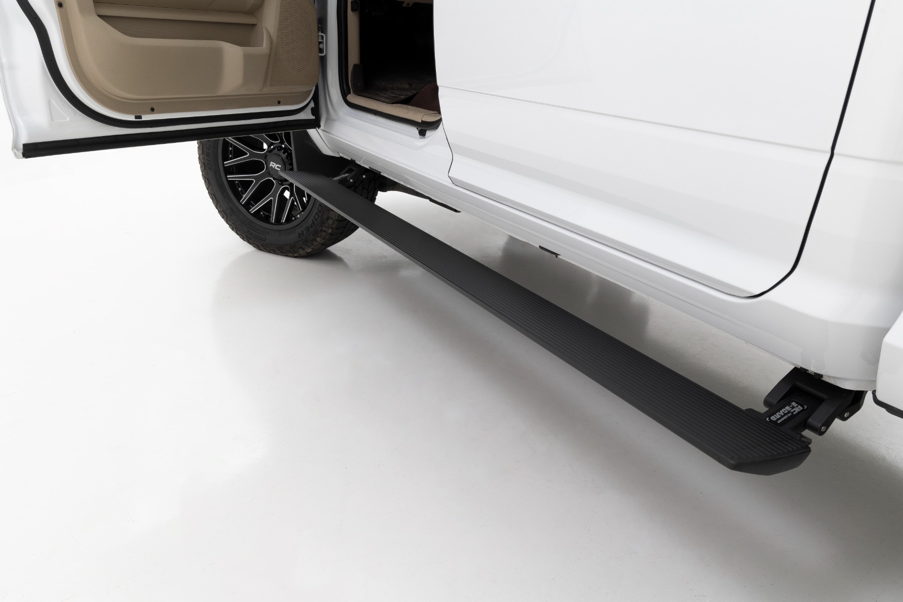 Power Running Boards | Dual Electric Motor | Crew Cab | Ram 2500/3500 (10-24) - Image 4