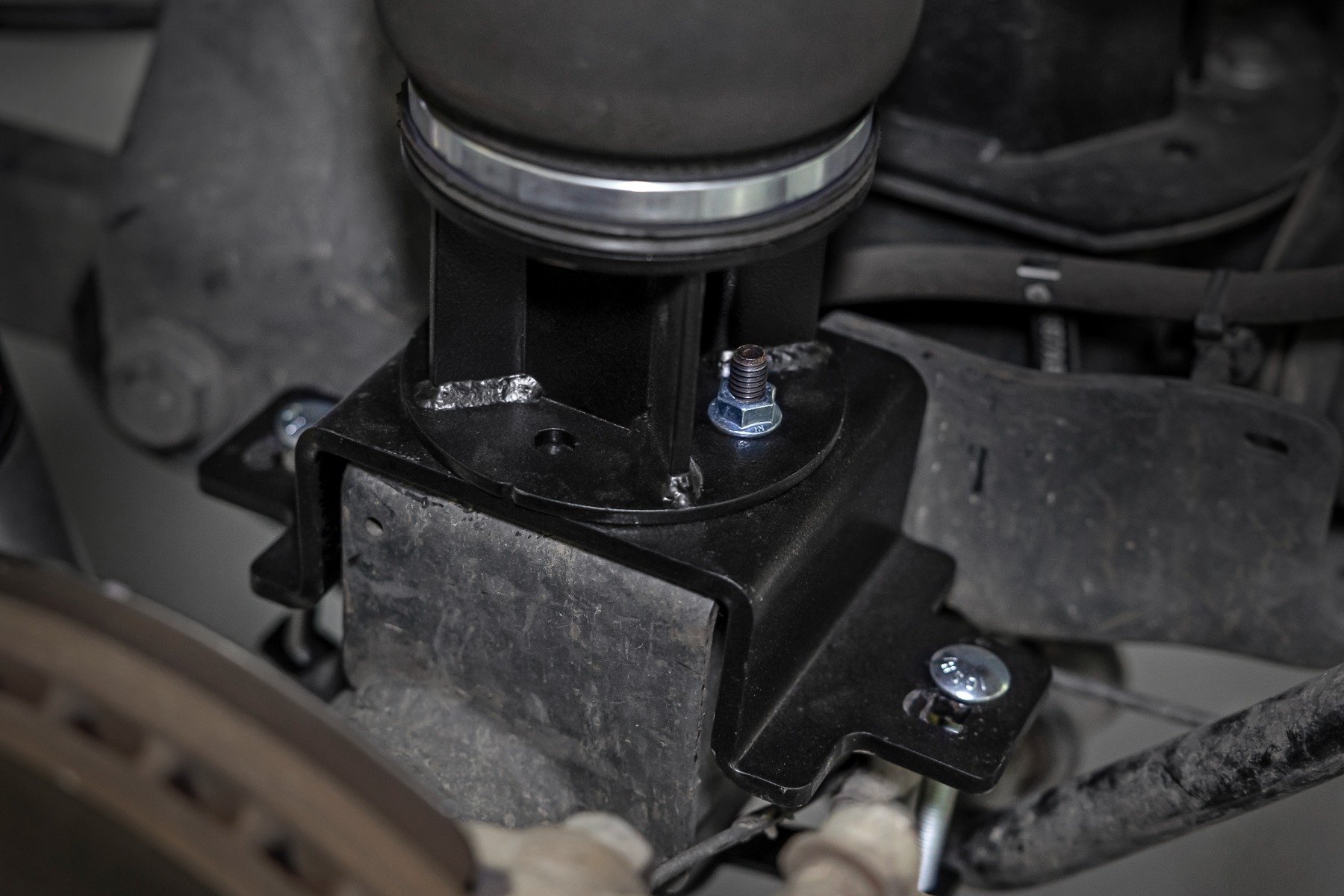 Air Spring Kit w/compressor | Wireless Controller | Ram 2500 2WD (2014-2024) - Image 6